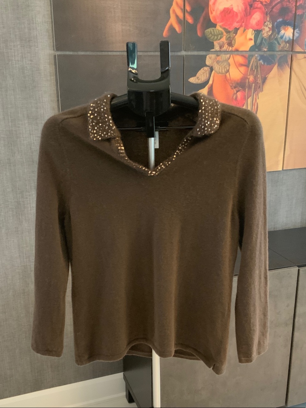 Jones New York Brown V‑Neck Cashmere Sweater with sequins Collar L